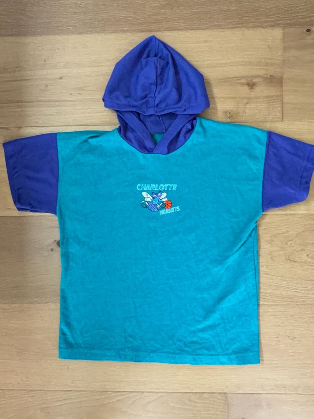 VTG 90s Charlotte Hornets Kids Youth Hooded Tee Hugo Mascot Teal/Purple NBA